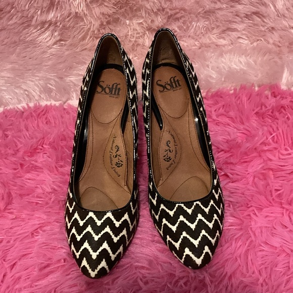 Sofft Moselle calf hair chevron pattern patent heel pumps in cream and brown 10 - Picture 4 of 12